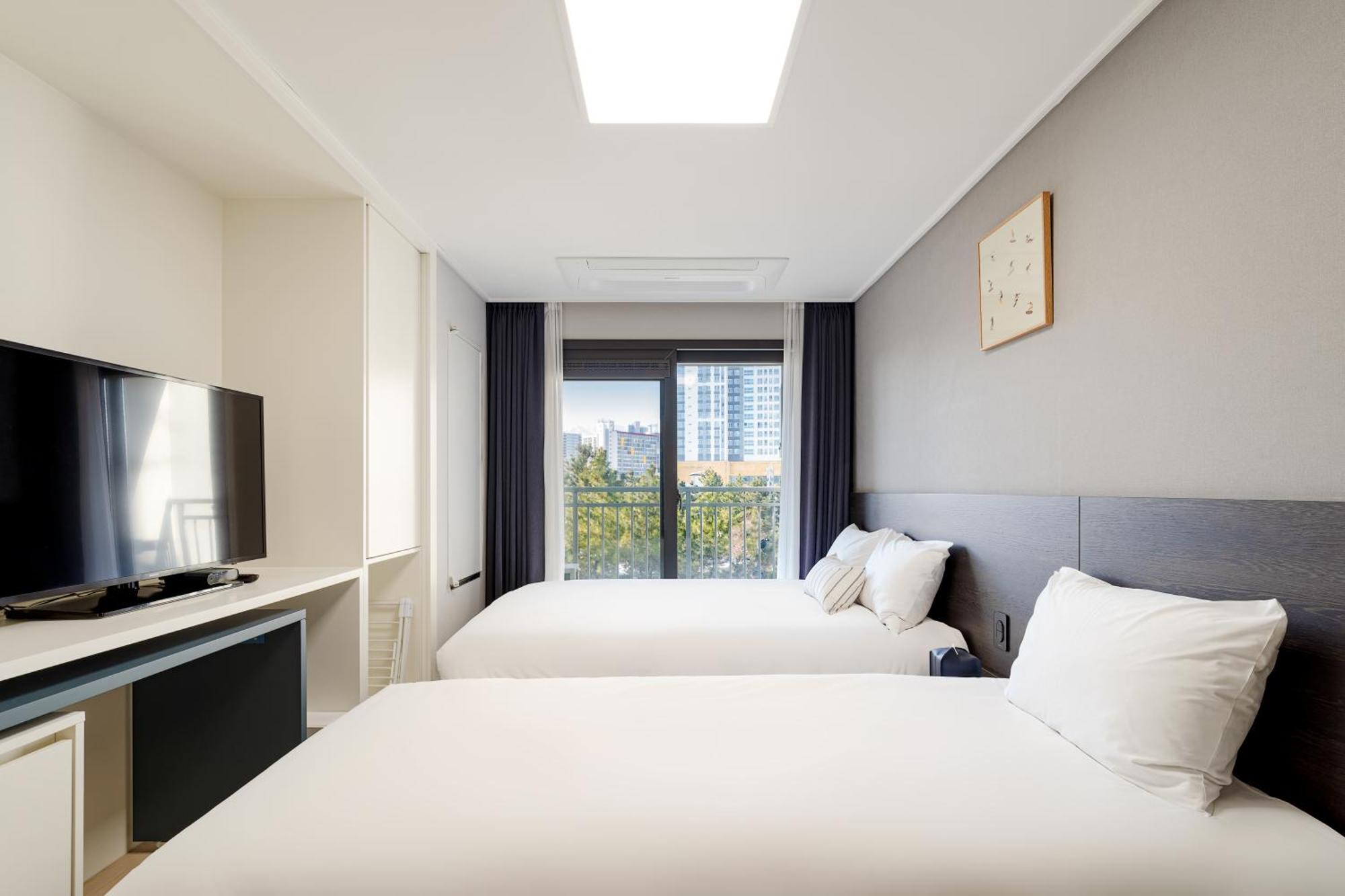 Urbanstay Sokcho Beach Ab Exterior foto